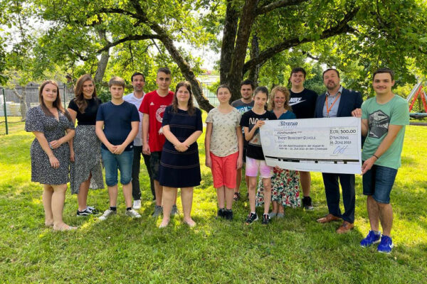 Spendenübergabe Papst-Benedikt-Schule Straubing